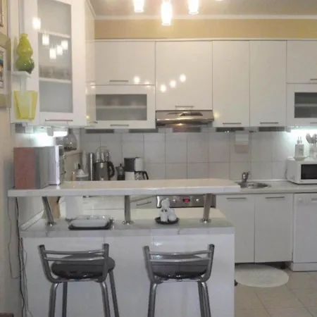 Plaza - One Bedroom With Sea View Апартаменты Корчула