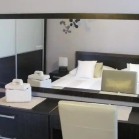 Апартаменты Plaza - One Bedroom With Sea View Корчула